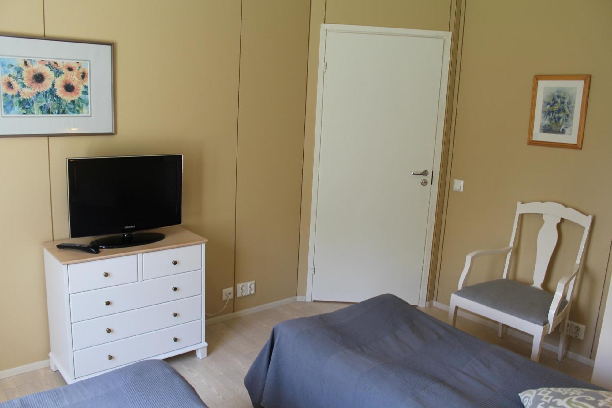 Labbnaes Semesterhem, Radhuset Kemionsaari Exterior foto